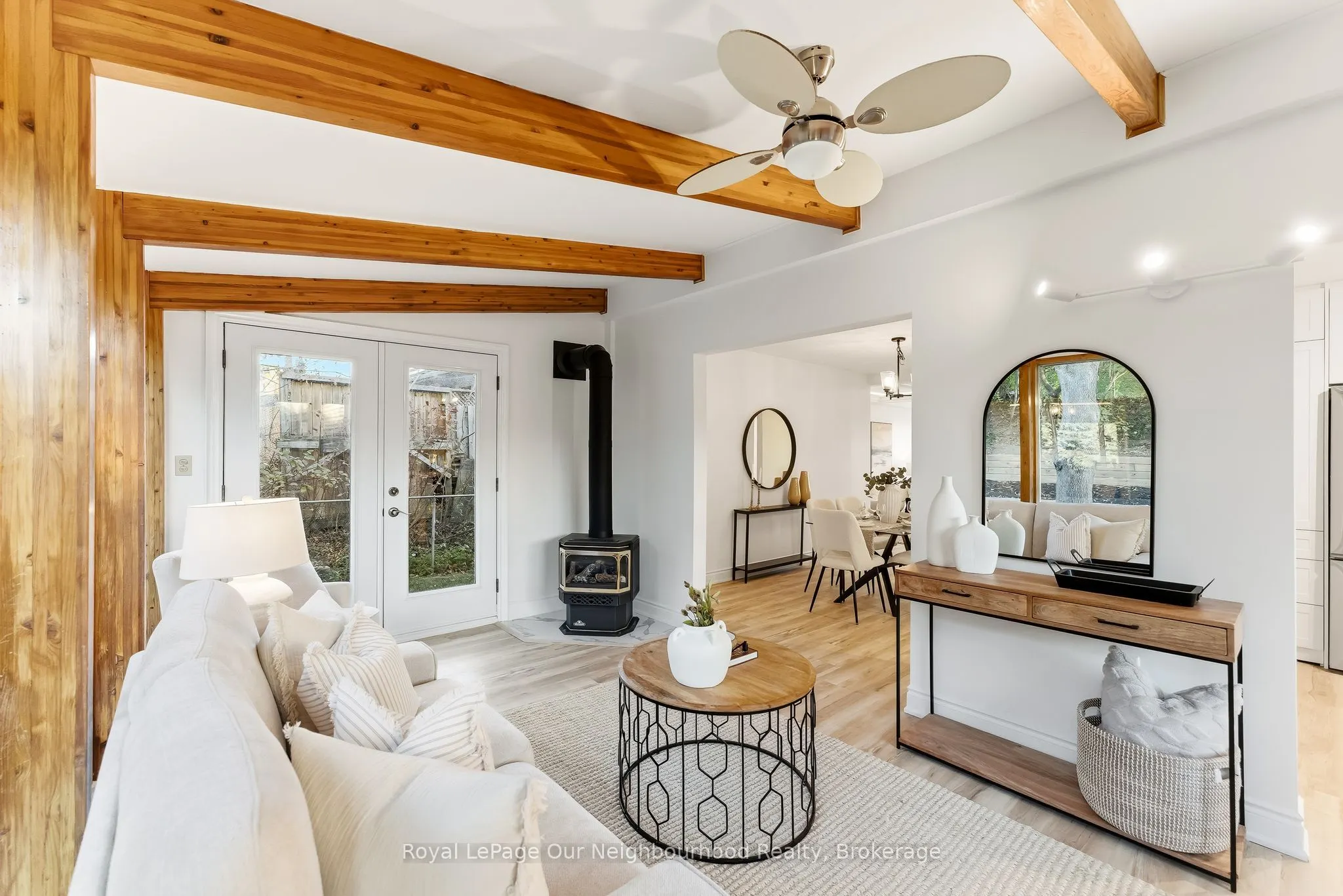 2552 Farmcrest Avenue