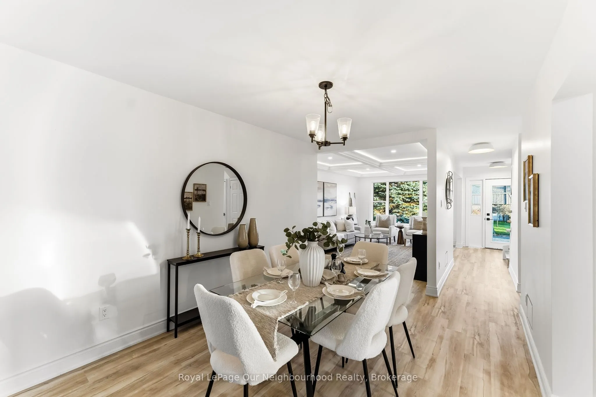 2552 Farmcrest Avenue