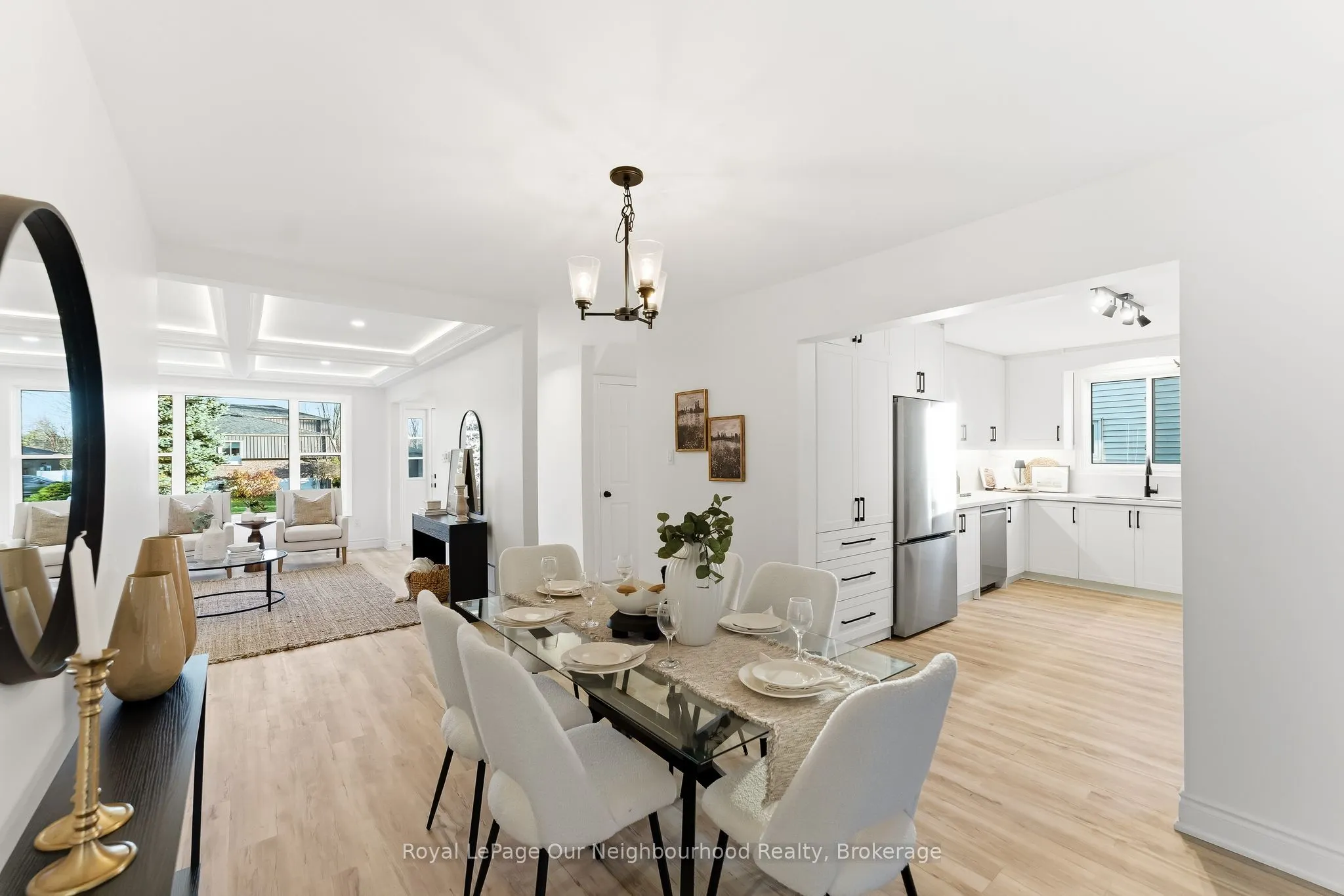 2552 Farmcrest Avenue