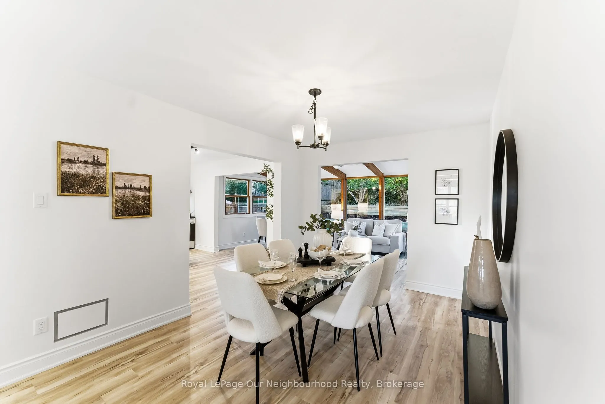 2552 Farmcrest Avenue