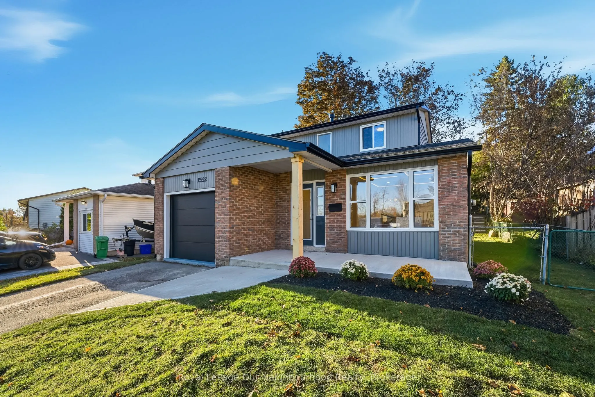 2552 Farmcrest Avenue