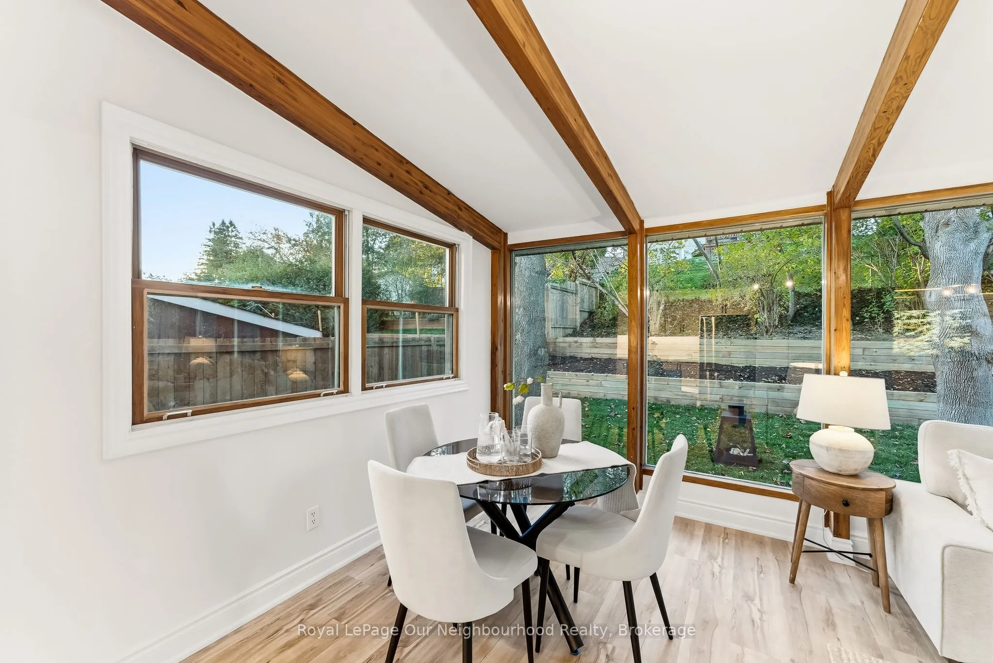 2552 Farmcrest Avenue