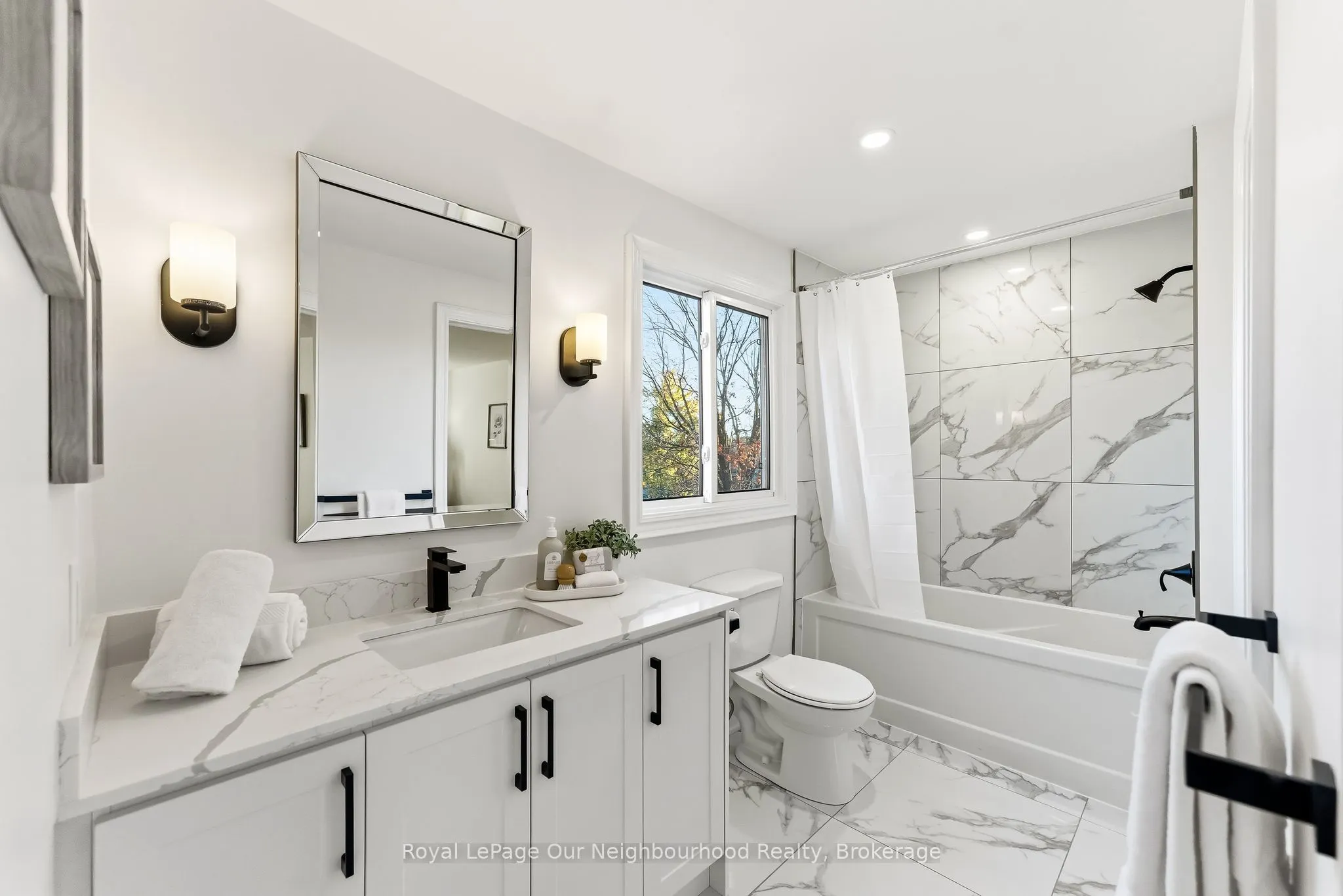 2552 Farmcrest Avenue