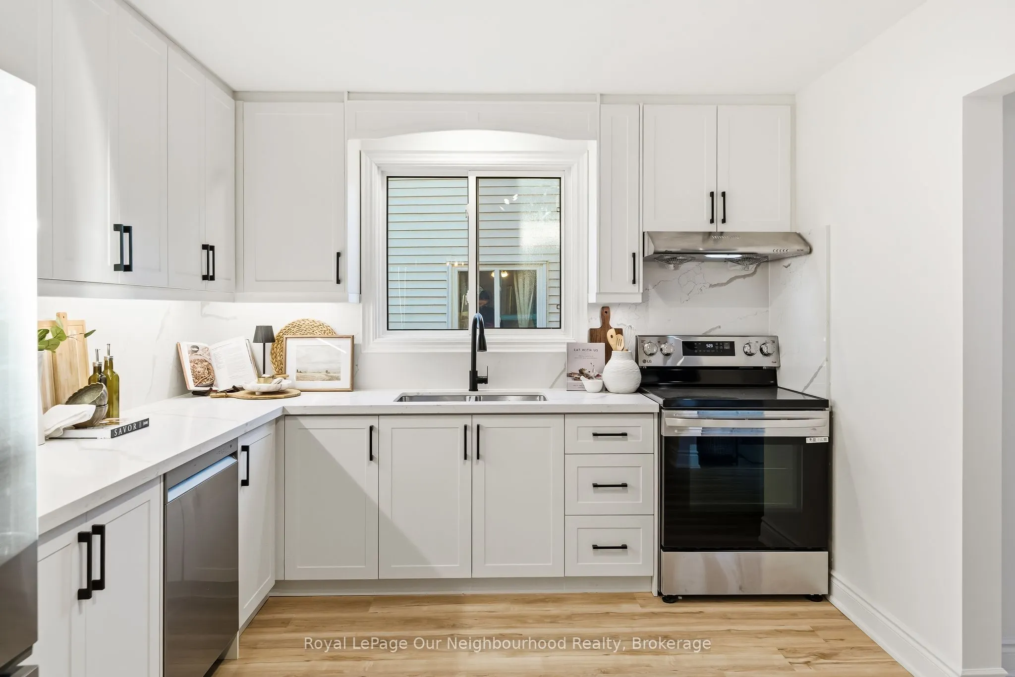 2552 Farmcrest Avenue