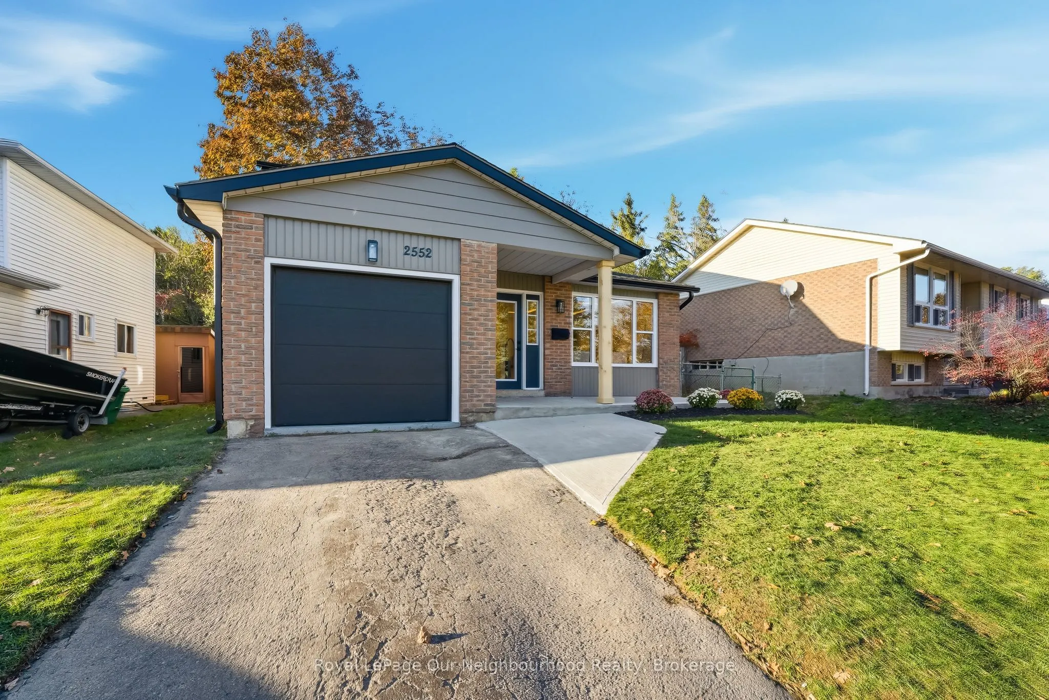 2552 Farmcrest Avenue