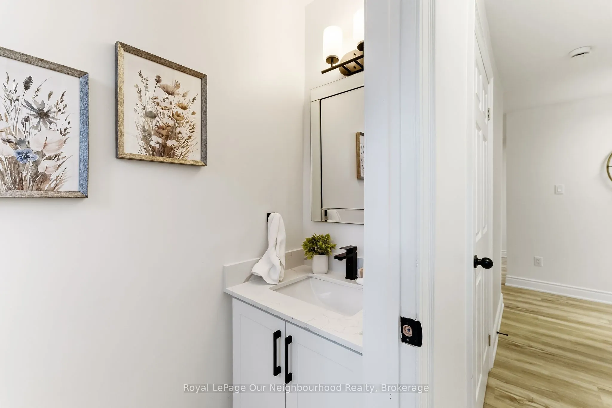 2552 Farmcrest Avenue