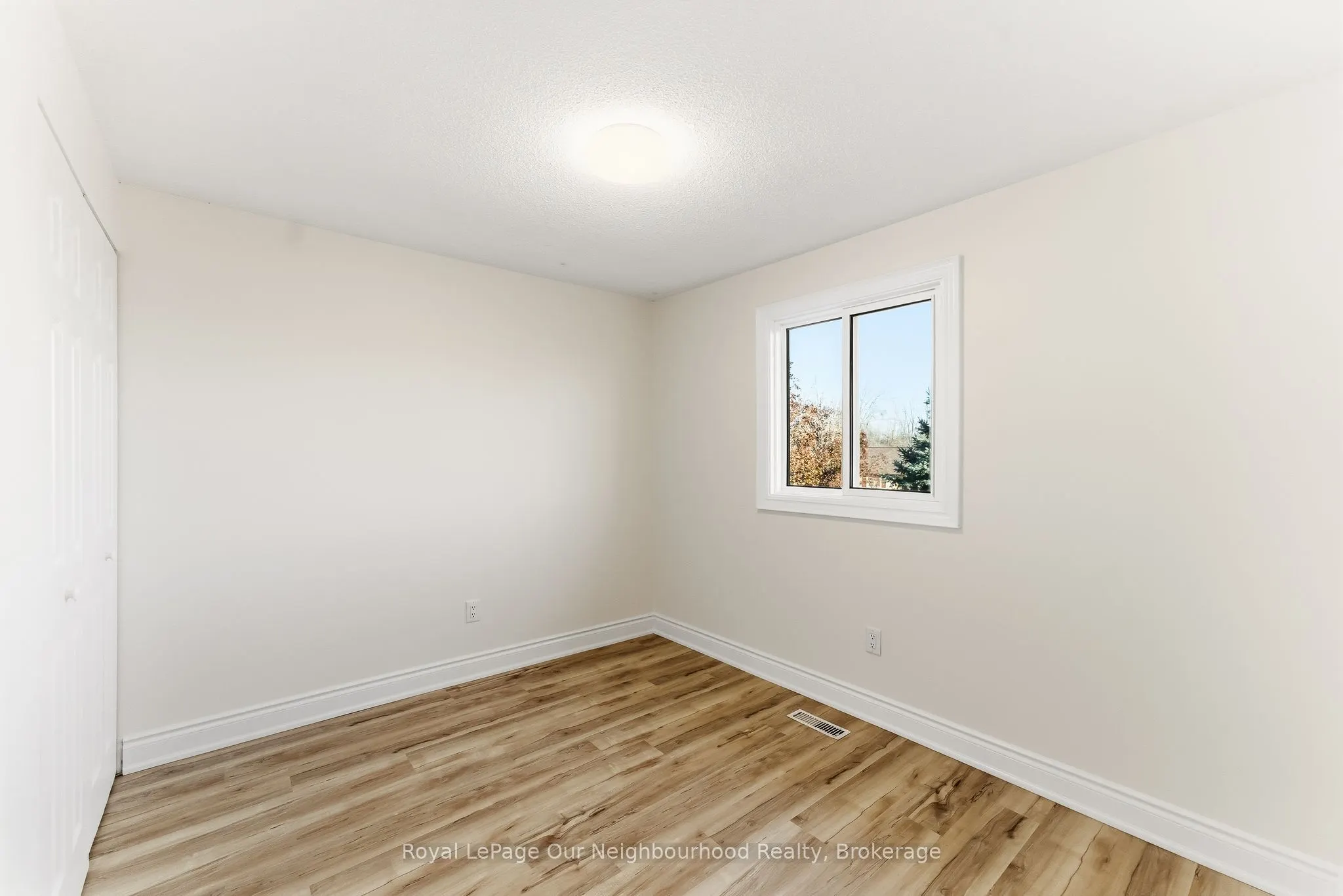 2552 Farmcrest Avenue