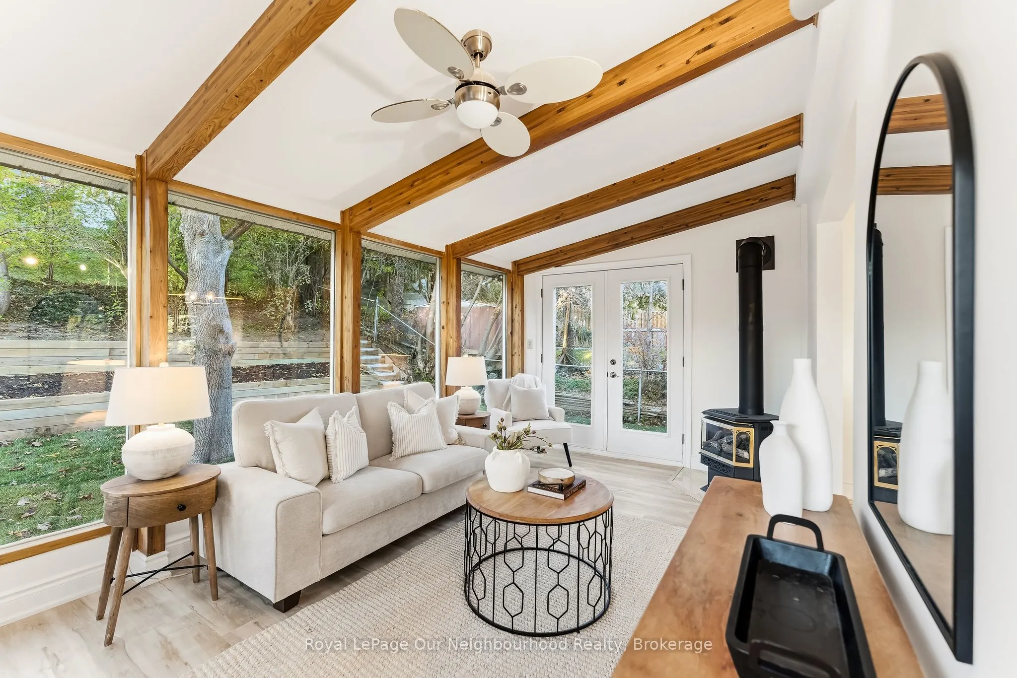 2552 Farmcrest Avenue