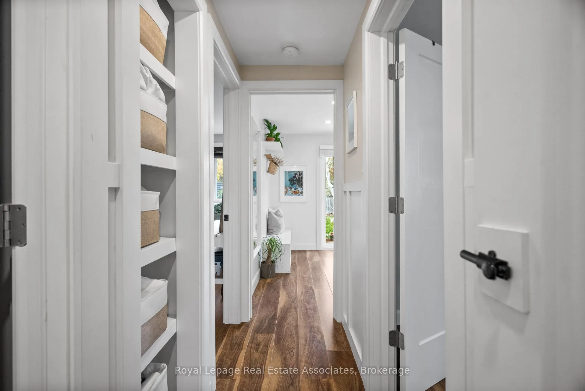 86 Queensdale Crescent