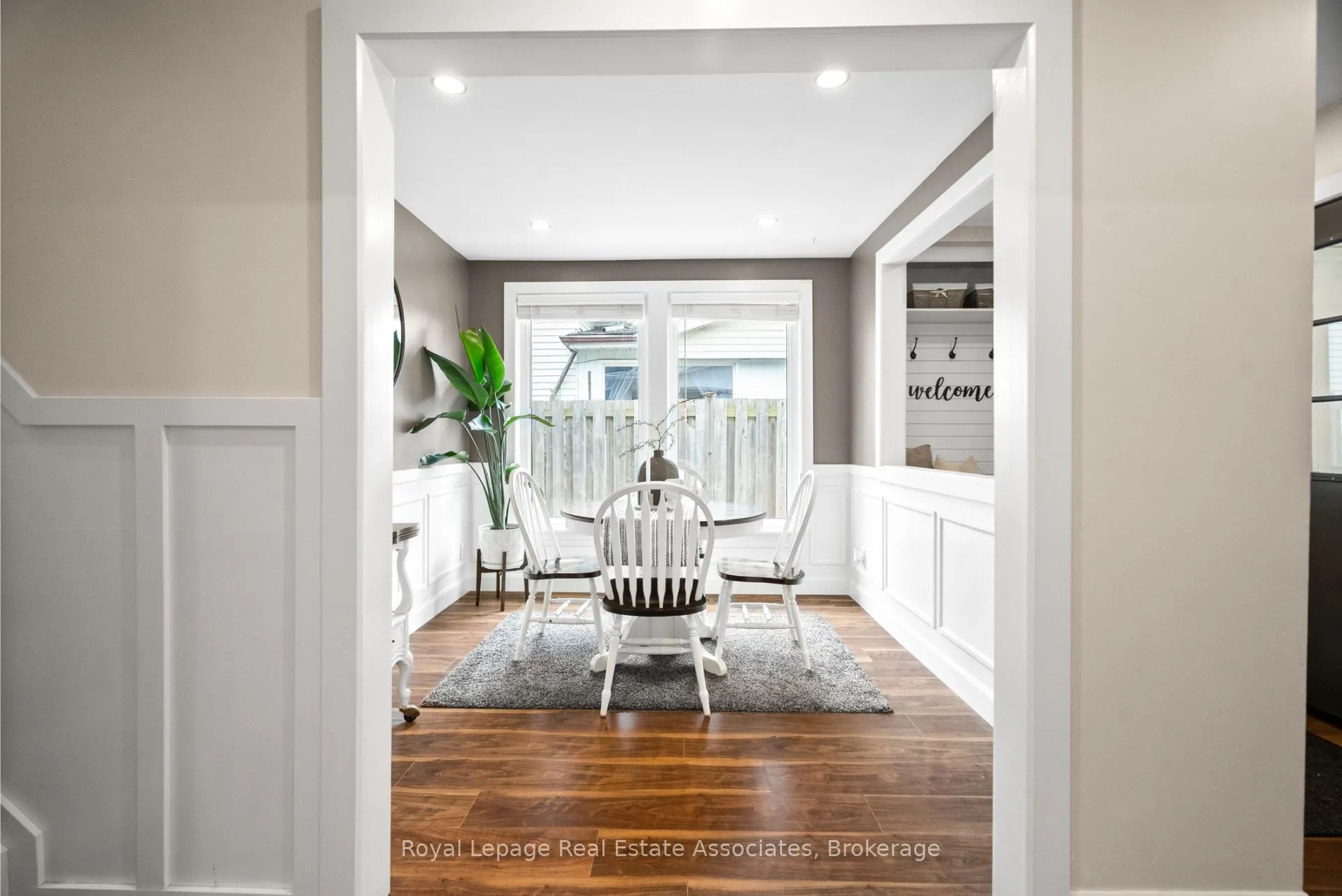 86 Queensdale Crescent