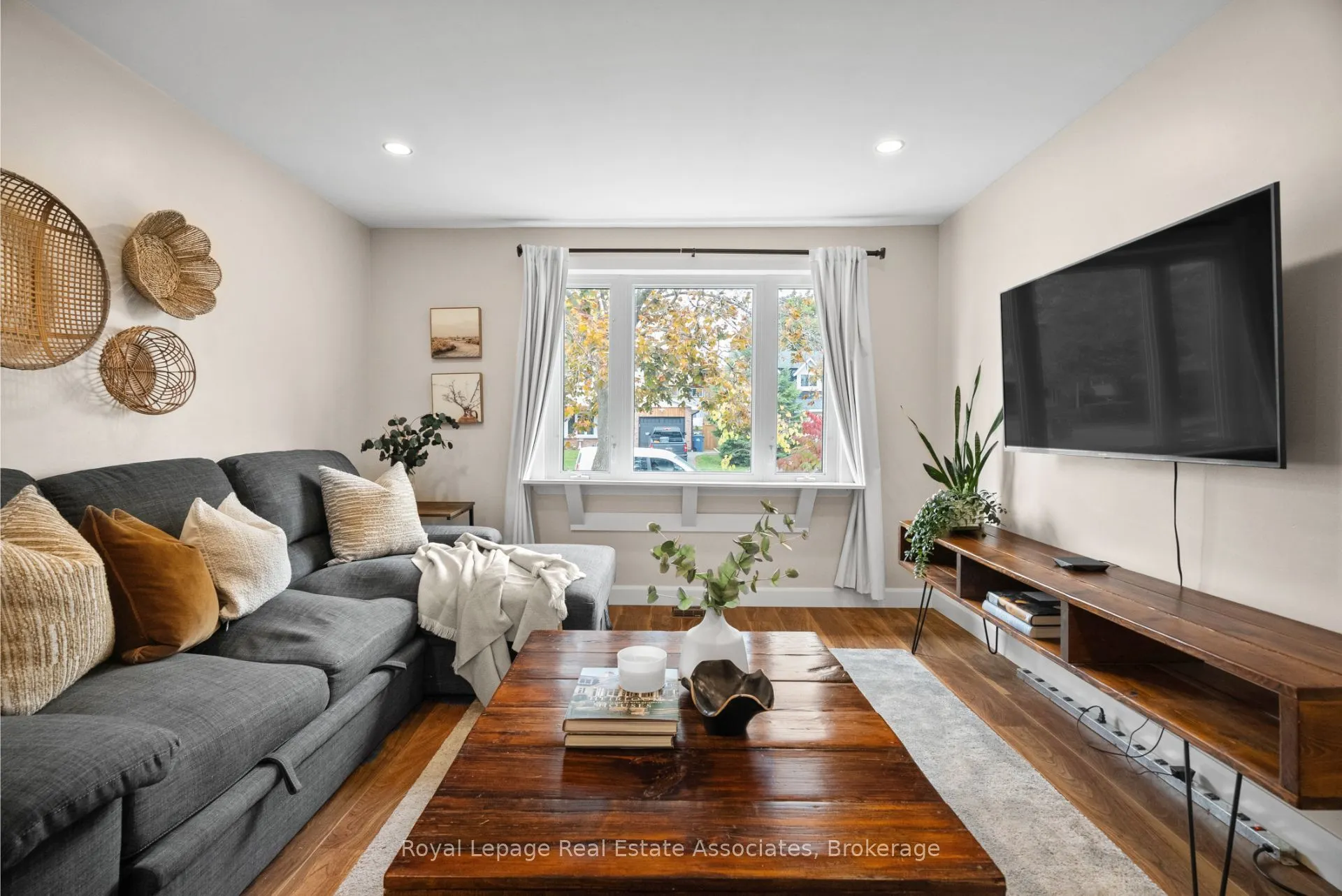 86 Queensdale Crescent