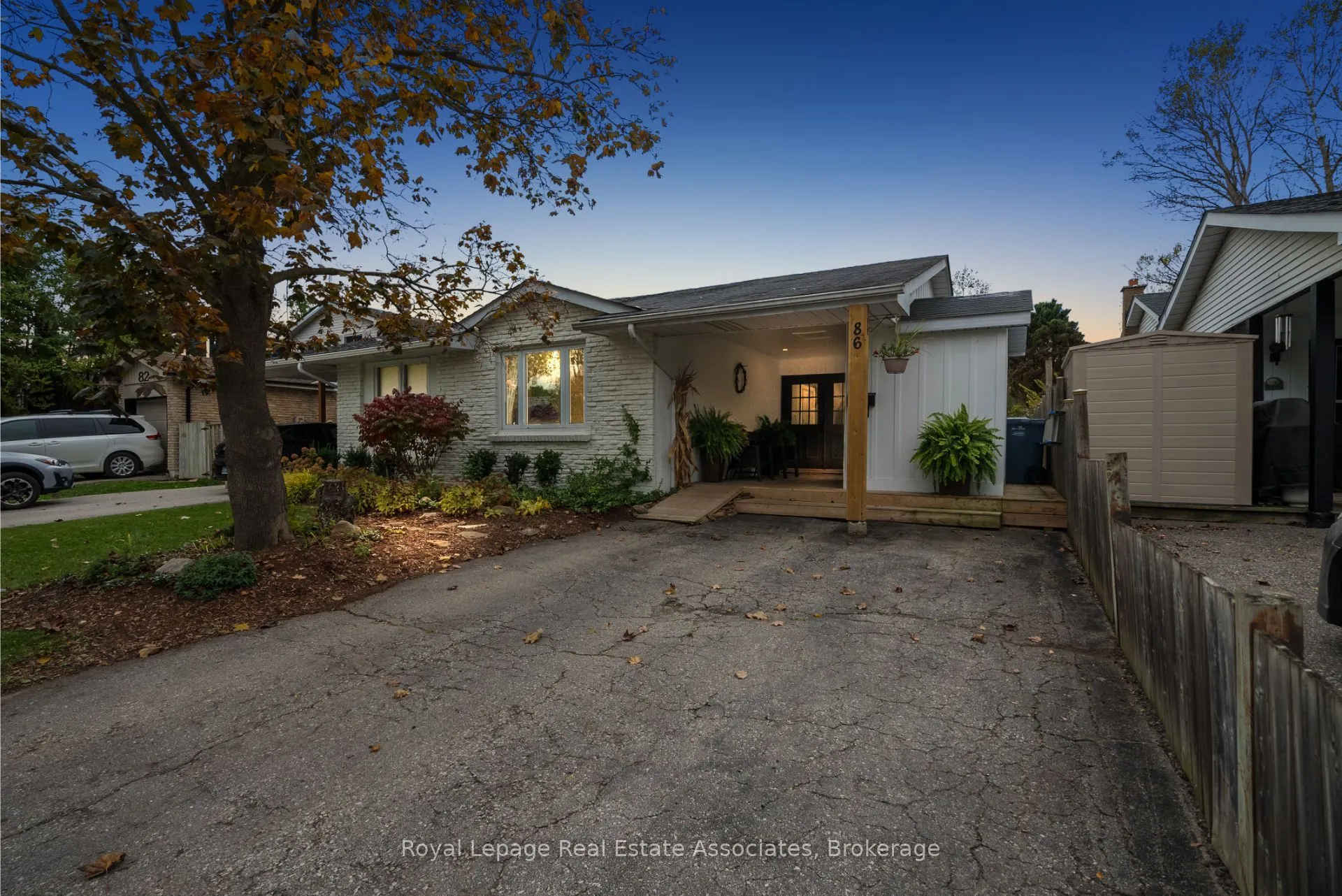 86 Queensdale Crescent