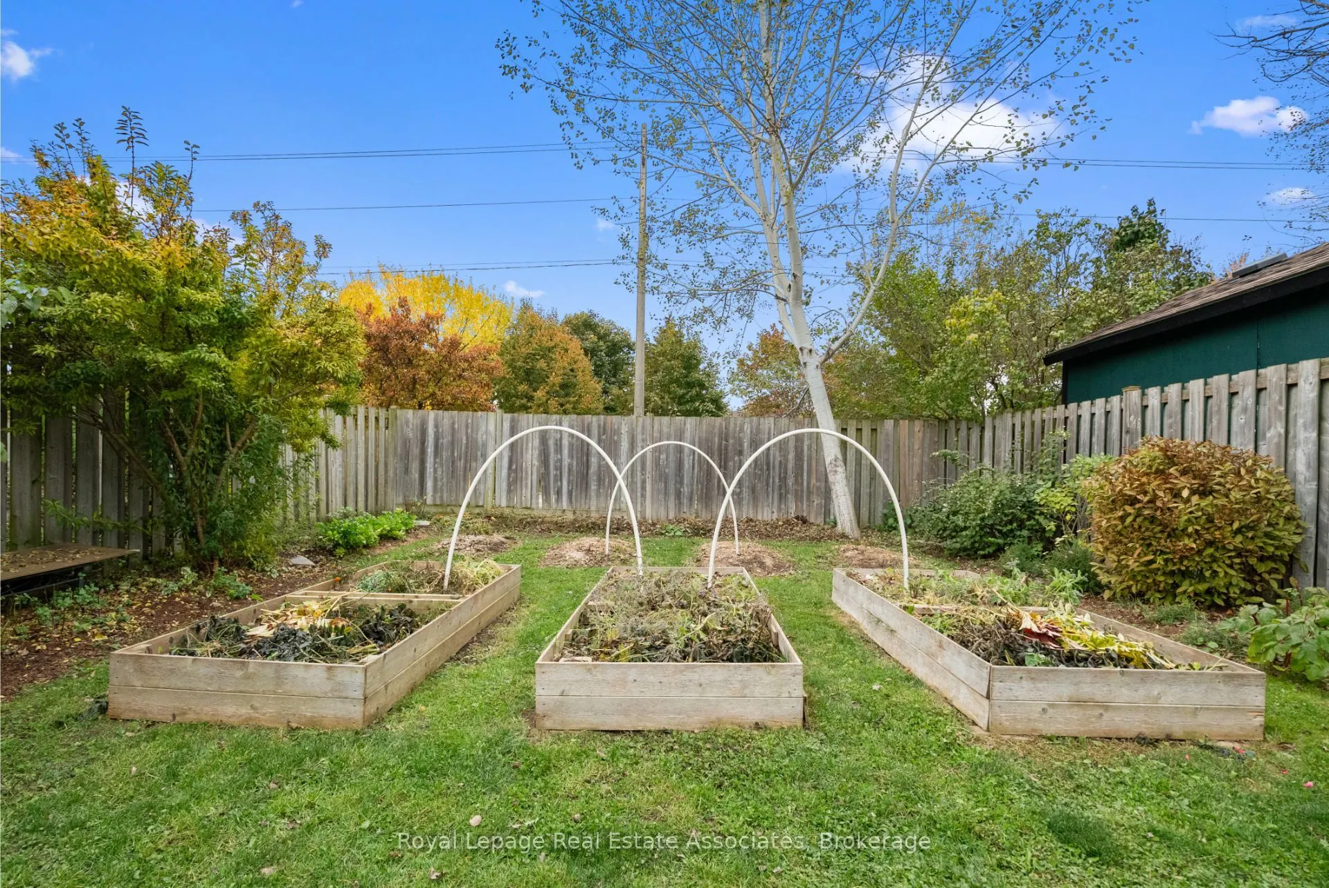 86 Queensdale Crescent