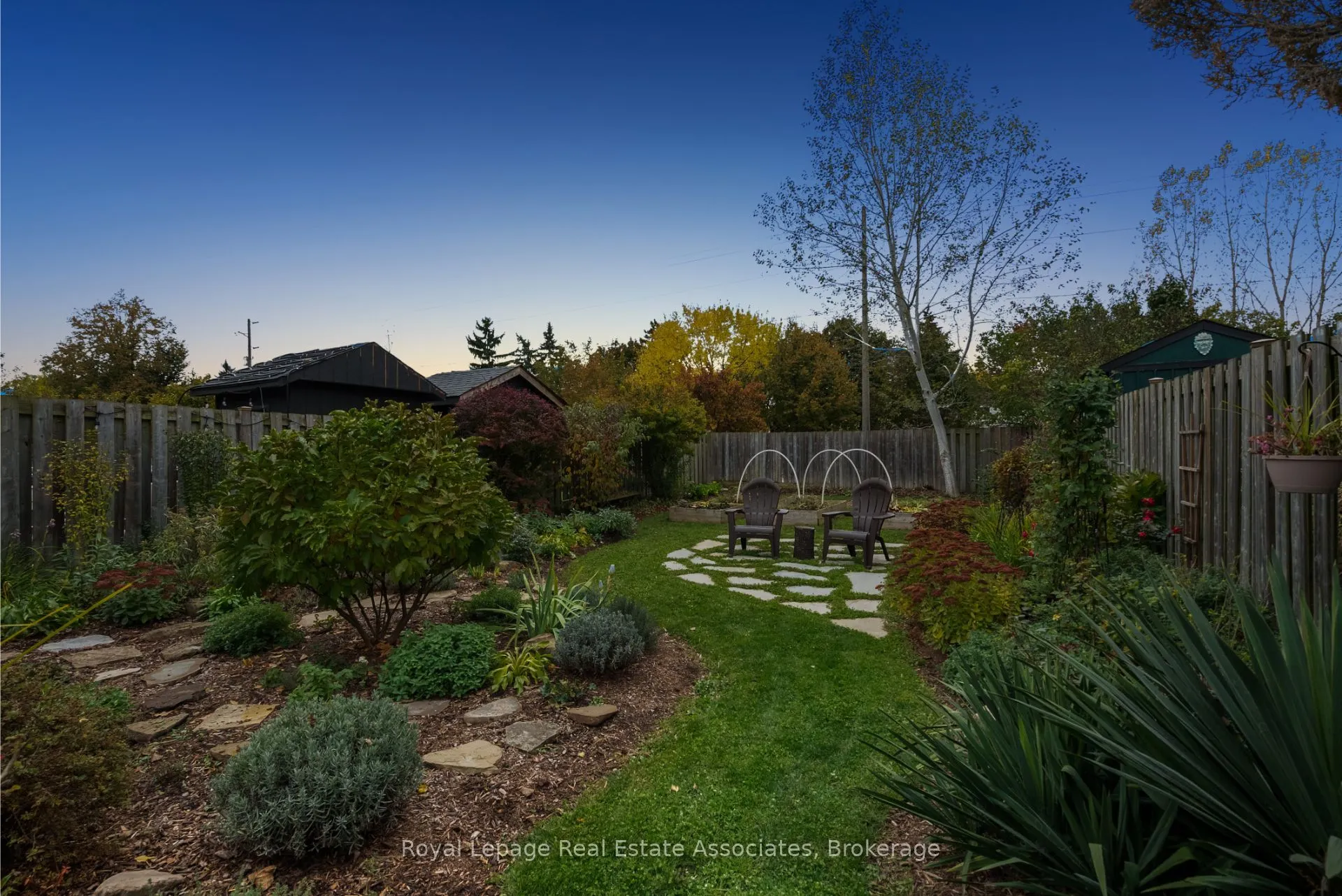 86 Queensdale Crescent