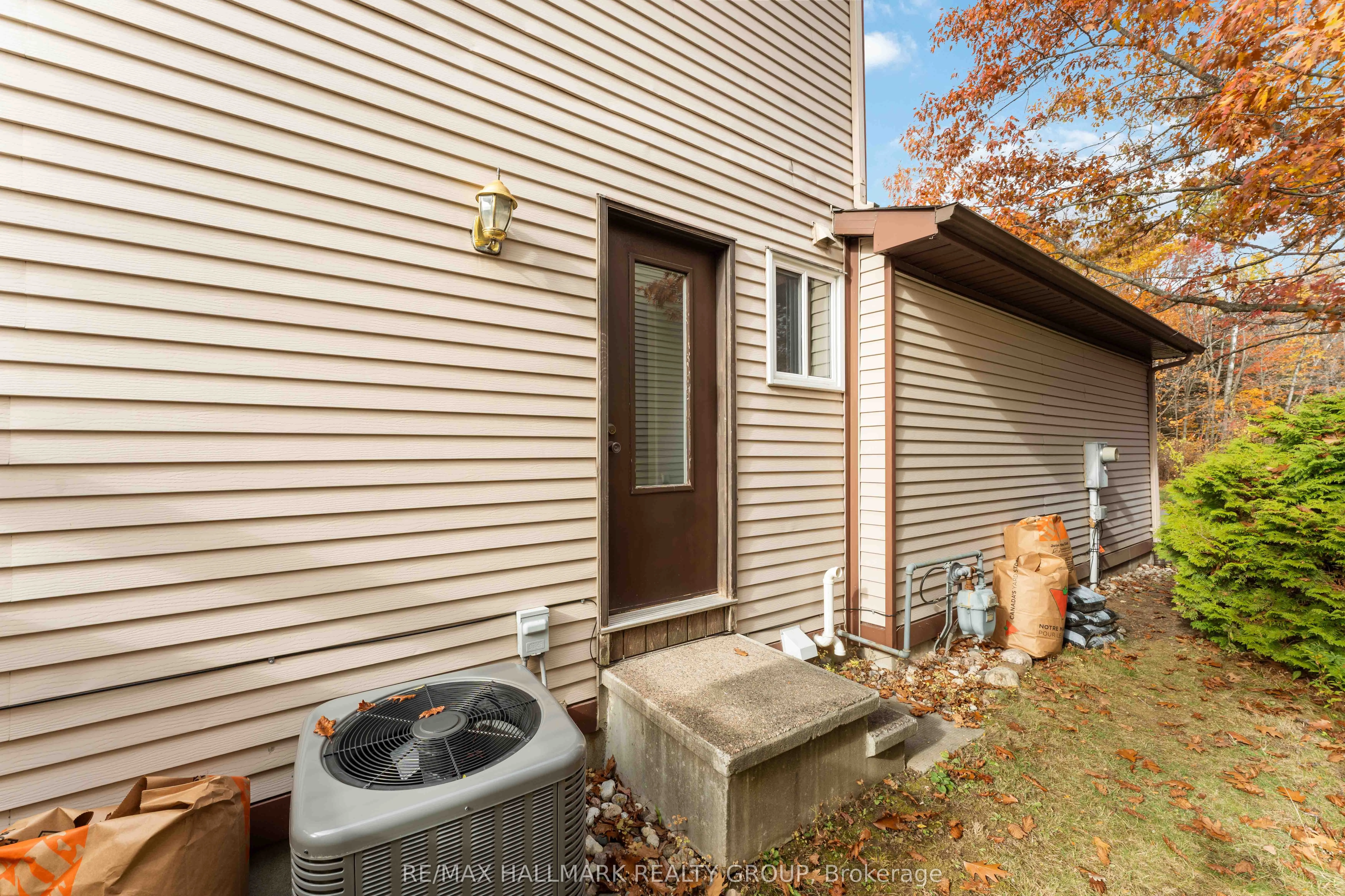 1655 Des Broussailles Terrace