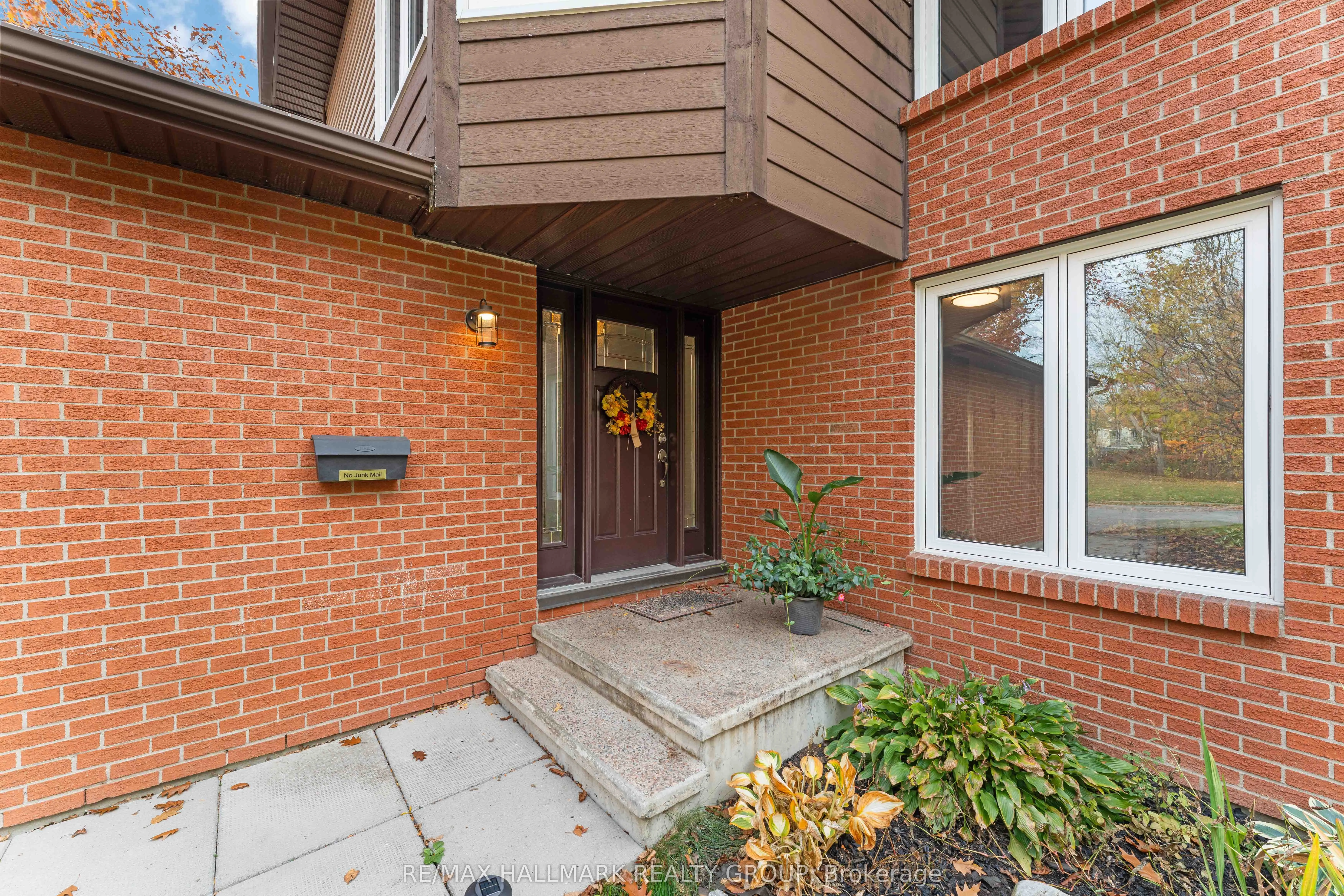 1655 Des Broussailles Terrace