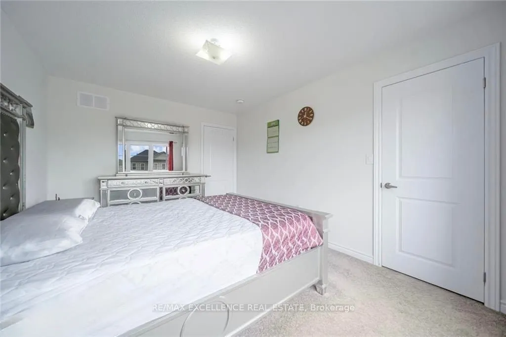 44 Cottonwood Crescent