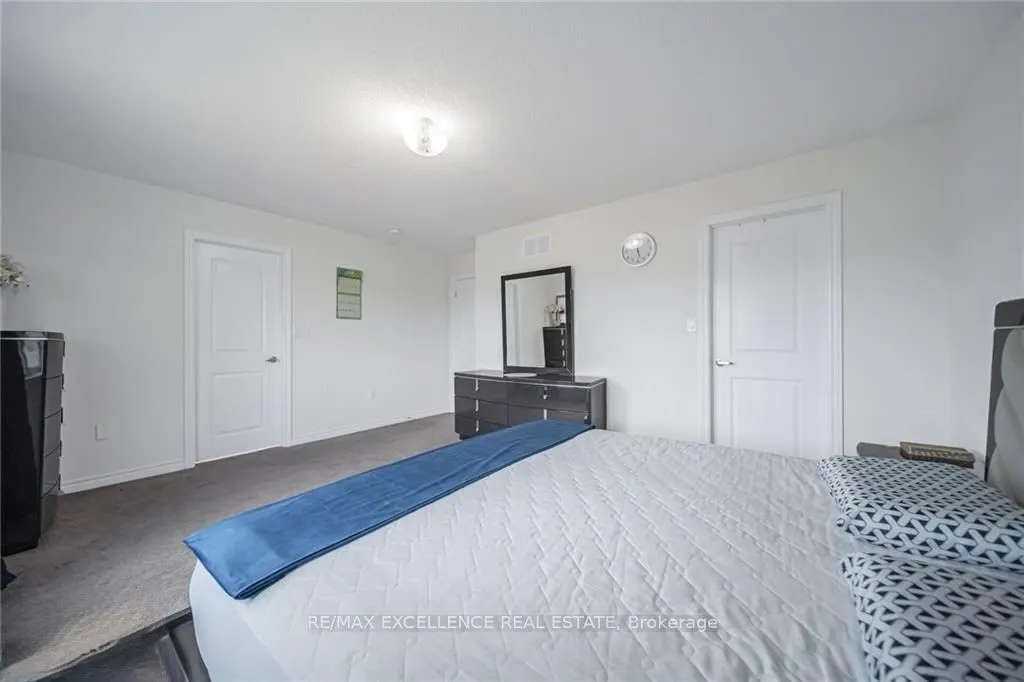 44 Cottonwood Crescent