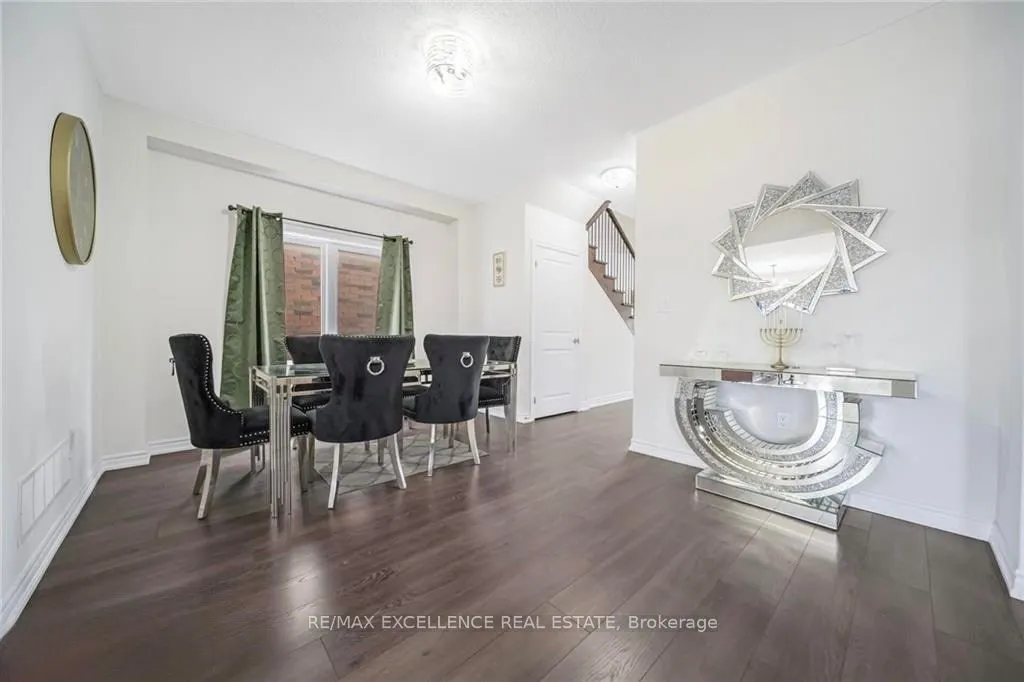 44 Cottonwood Crescent