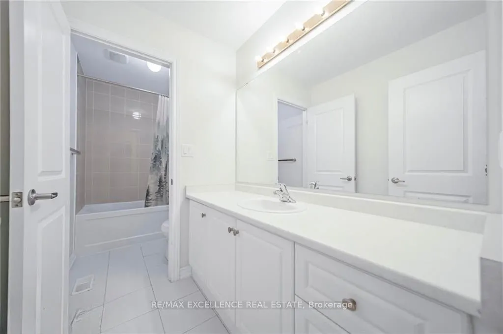 44 Cottonwood Crescent