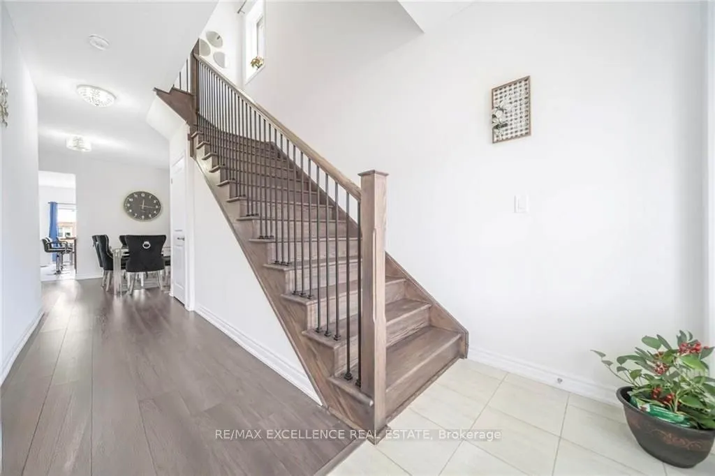 44 Cottonwood Crescent