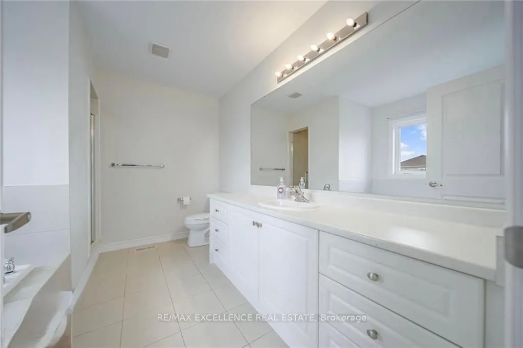 44 Cottonwood Crescent