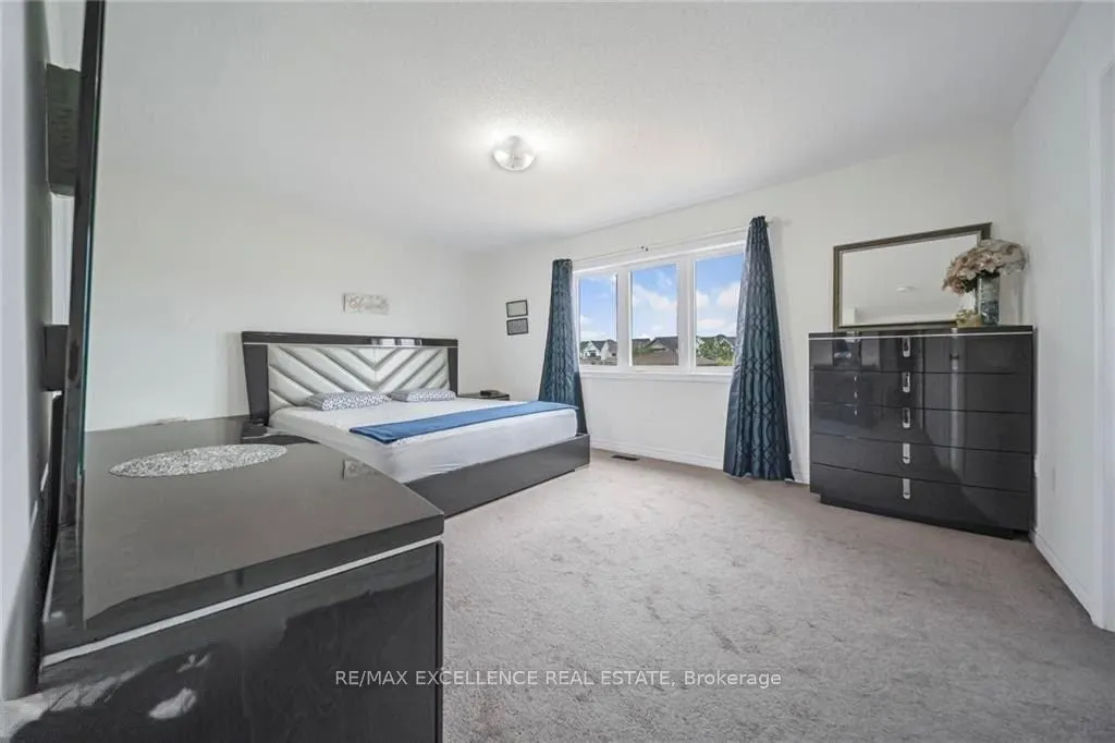 44 Cottonwood Crescent