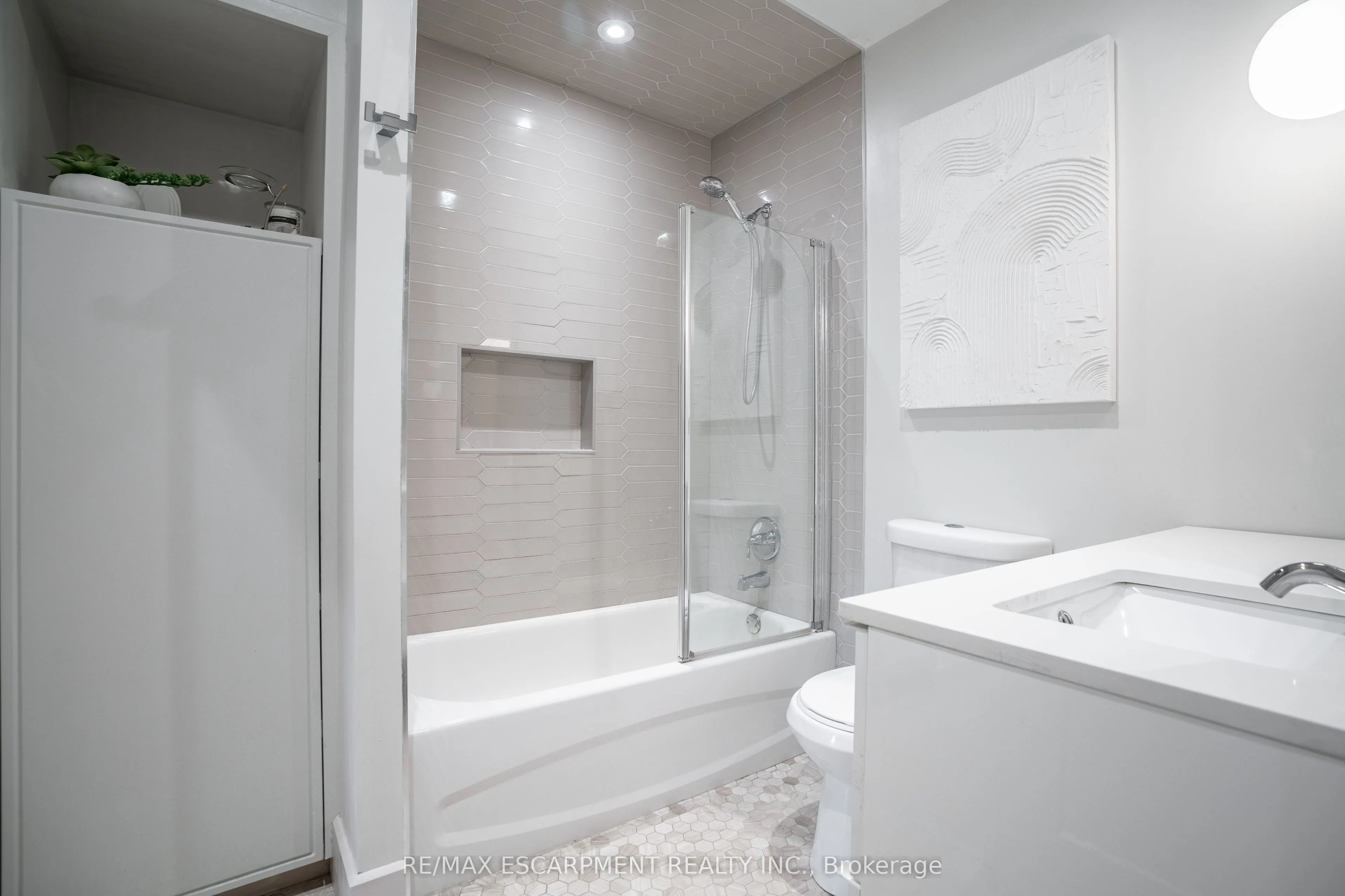 128 EAST 17TH Street