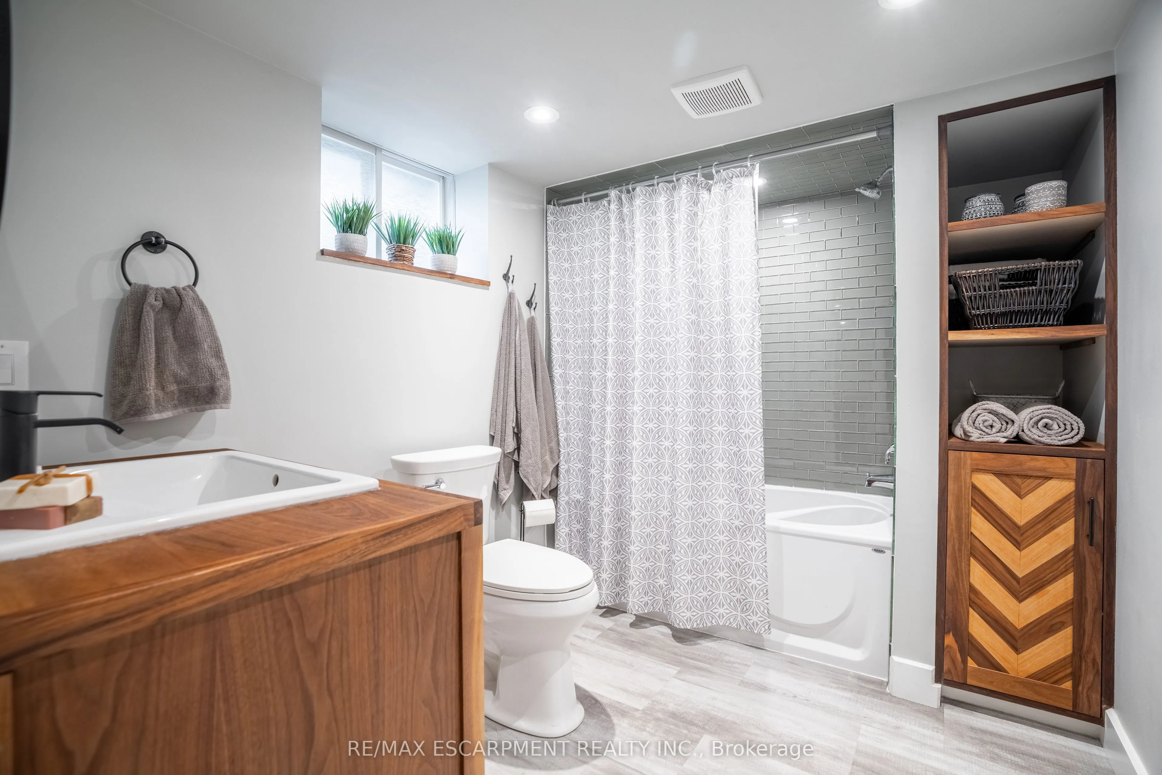 128 EAST 17TH Street