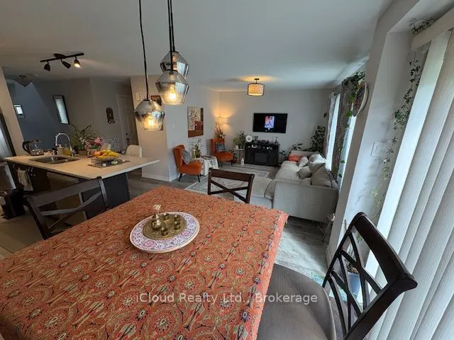 521 Honeylocust Avenue