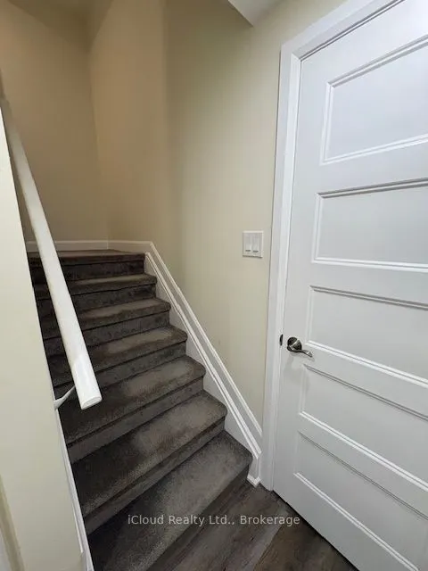 521 Honeylocust Avenue