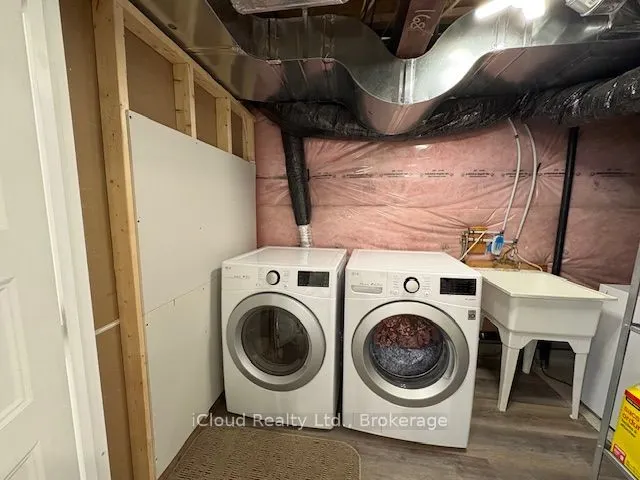 521 Honeylocust Avenue