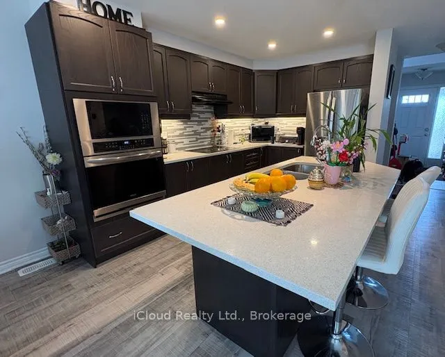 521 Honeylocust Avenue