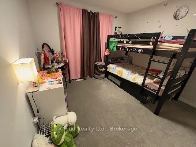 521 Honeylocust Avenue