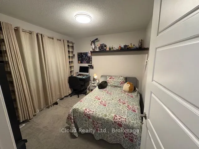 521 Honeylocust Avenue