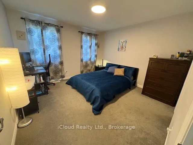 521 Honeylocust Avenue