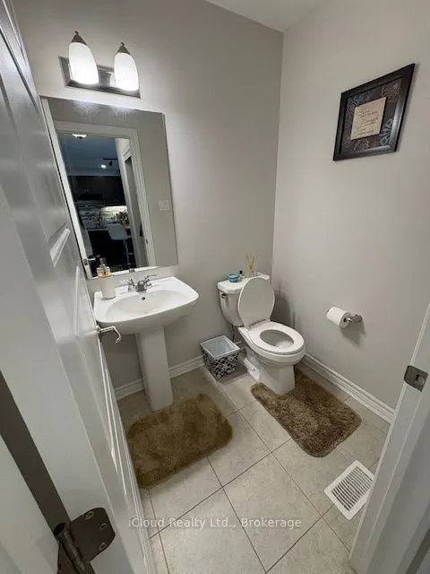 521 Honeylocust Avenue