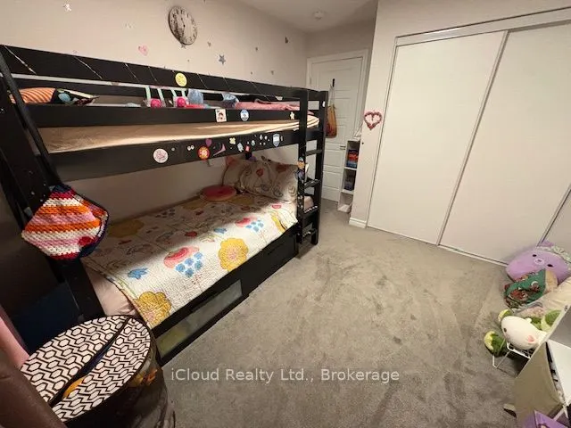 521 Honeylocust Avenue