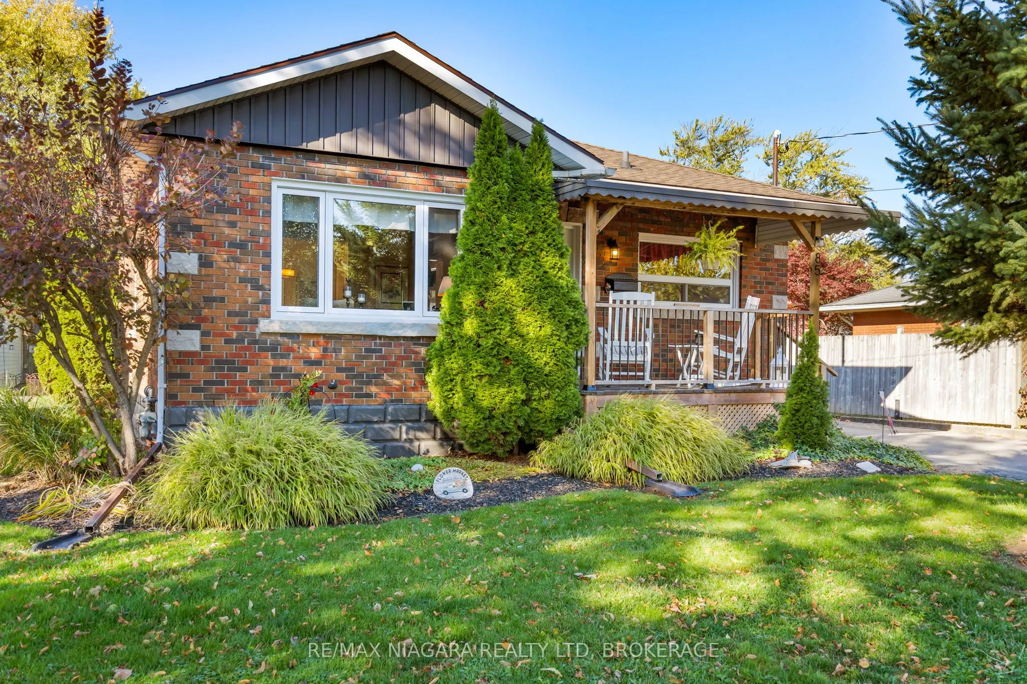 85 Golden Boulevard W