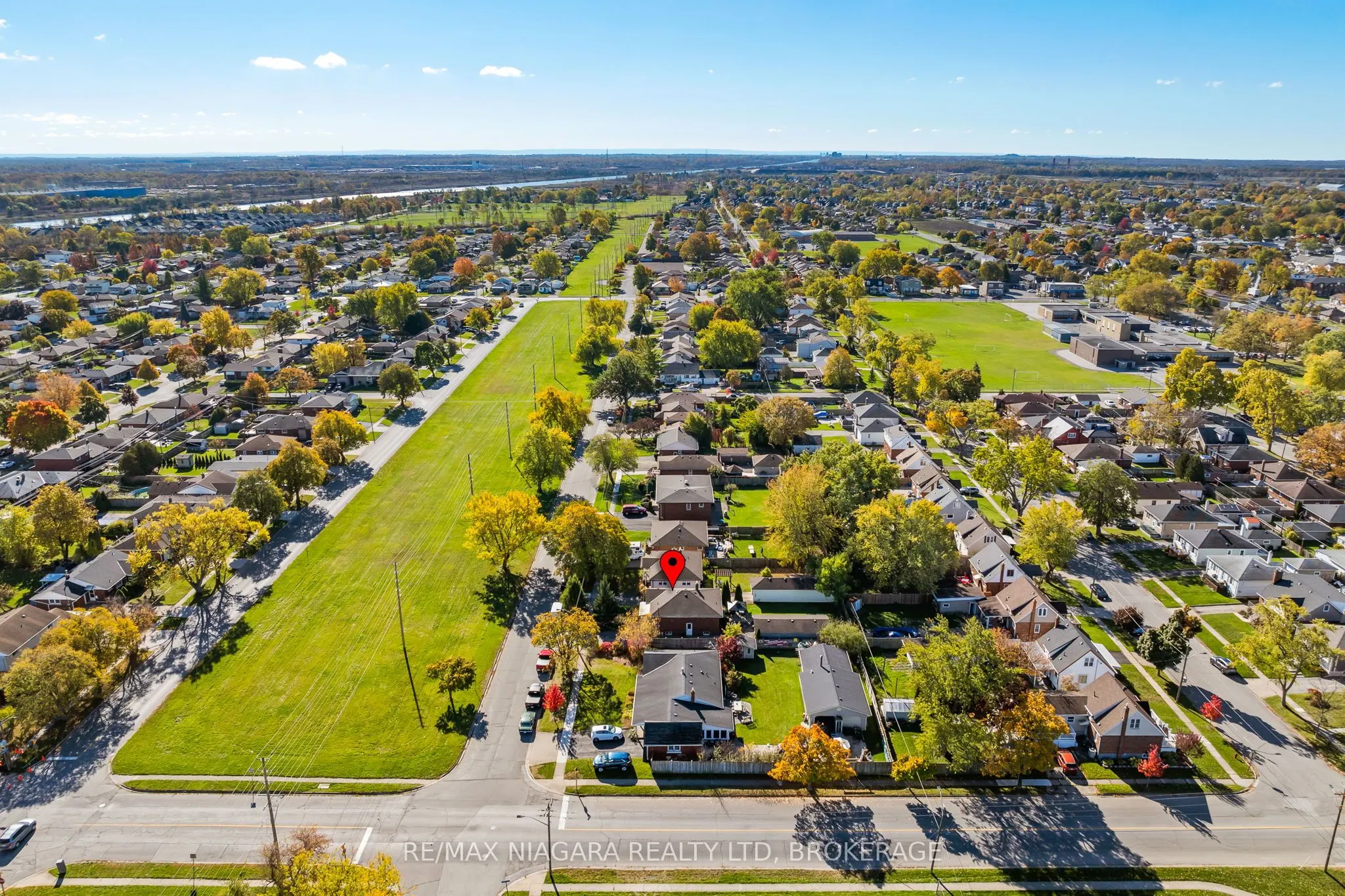 85 Golden Boulevard W