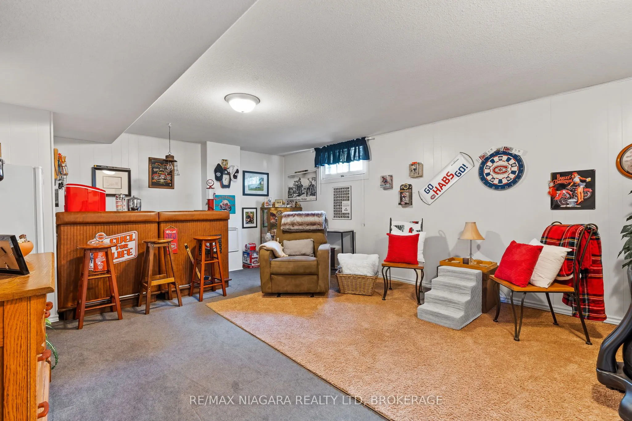 85 Golden Boulevard W