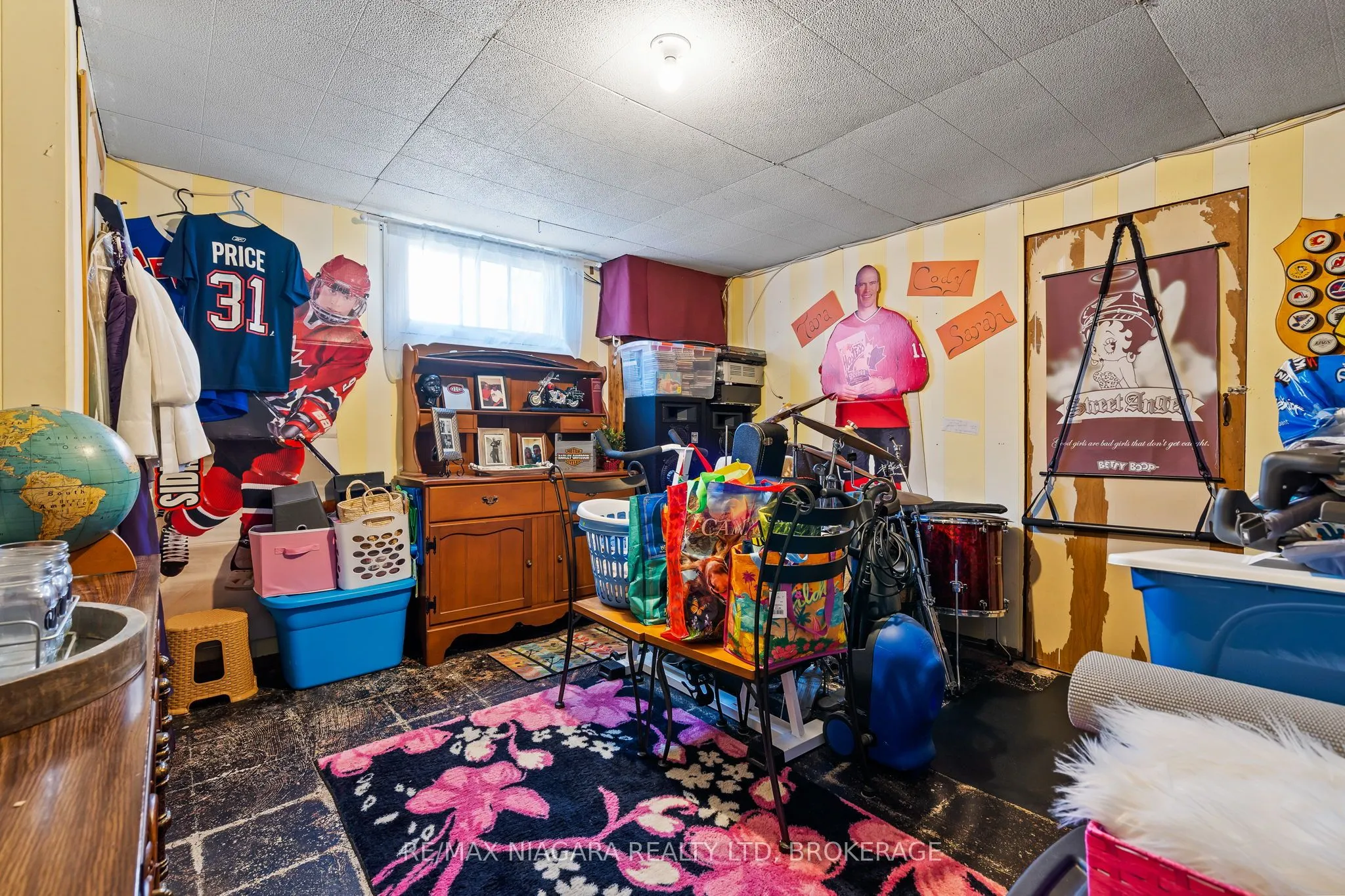 85 Golden Boulevard W