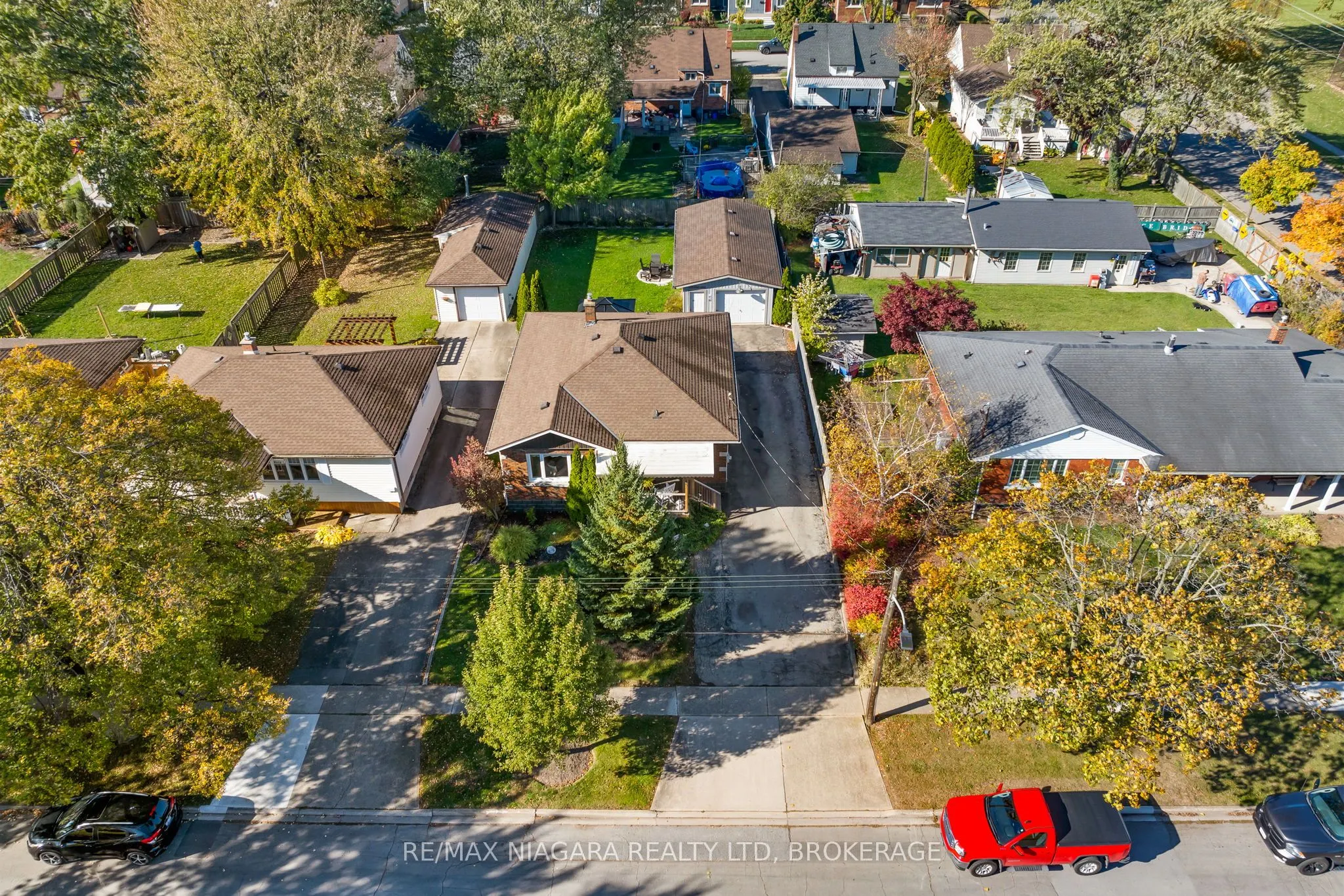 85 Golden Boulevard W