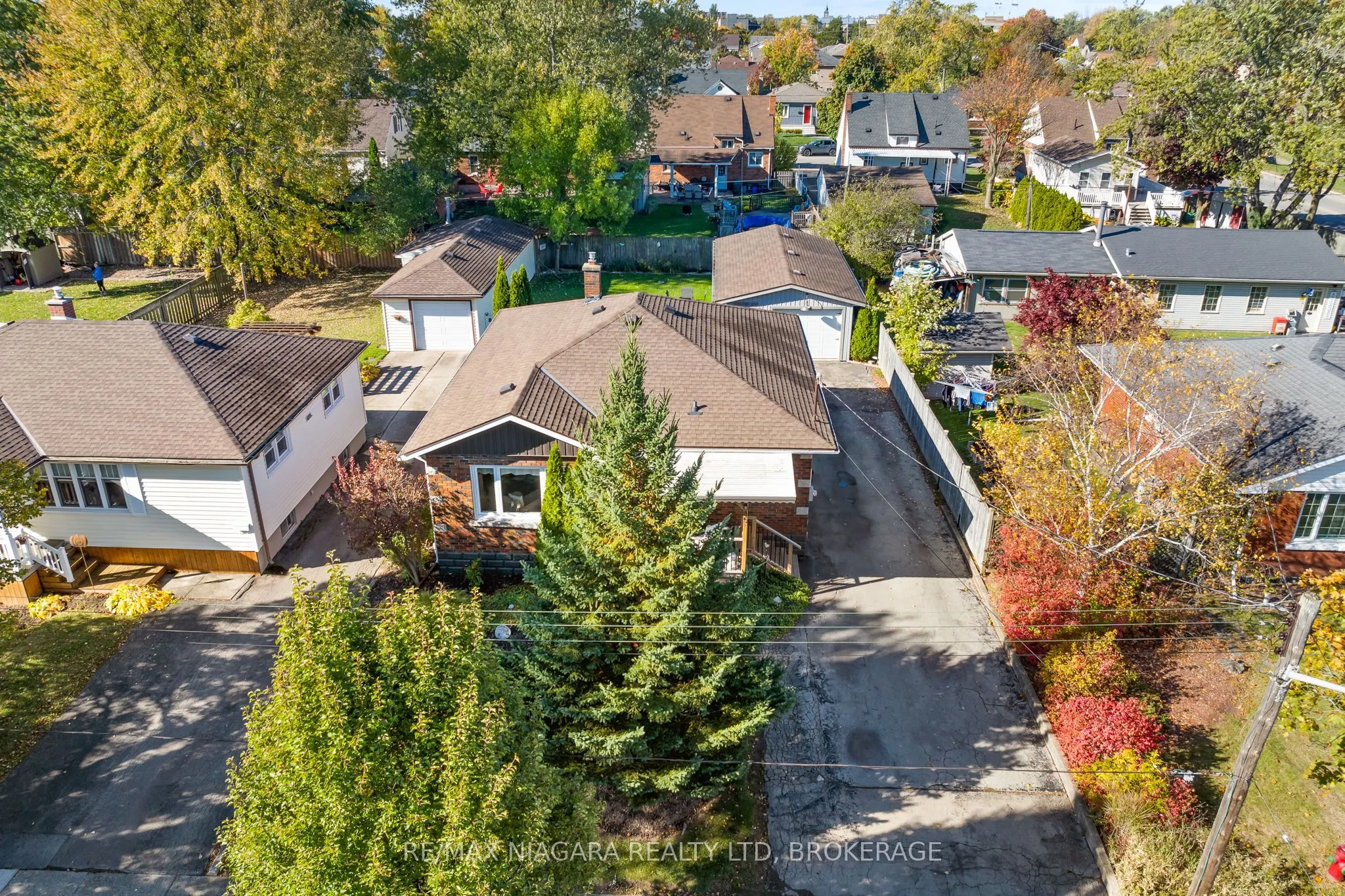 85 Golden Boulevard W