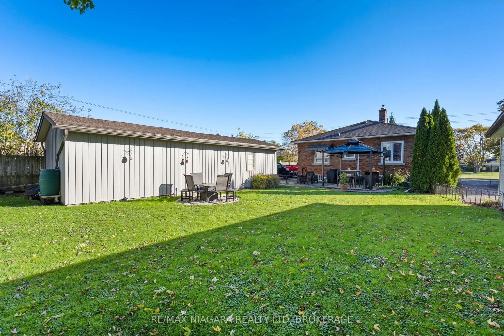 85 Golden Boulevard W