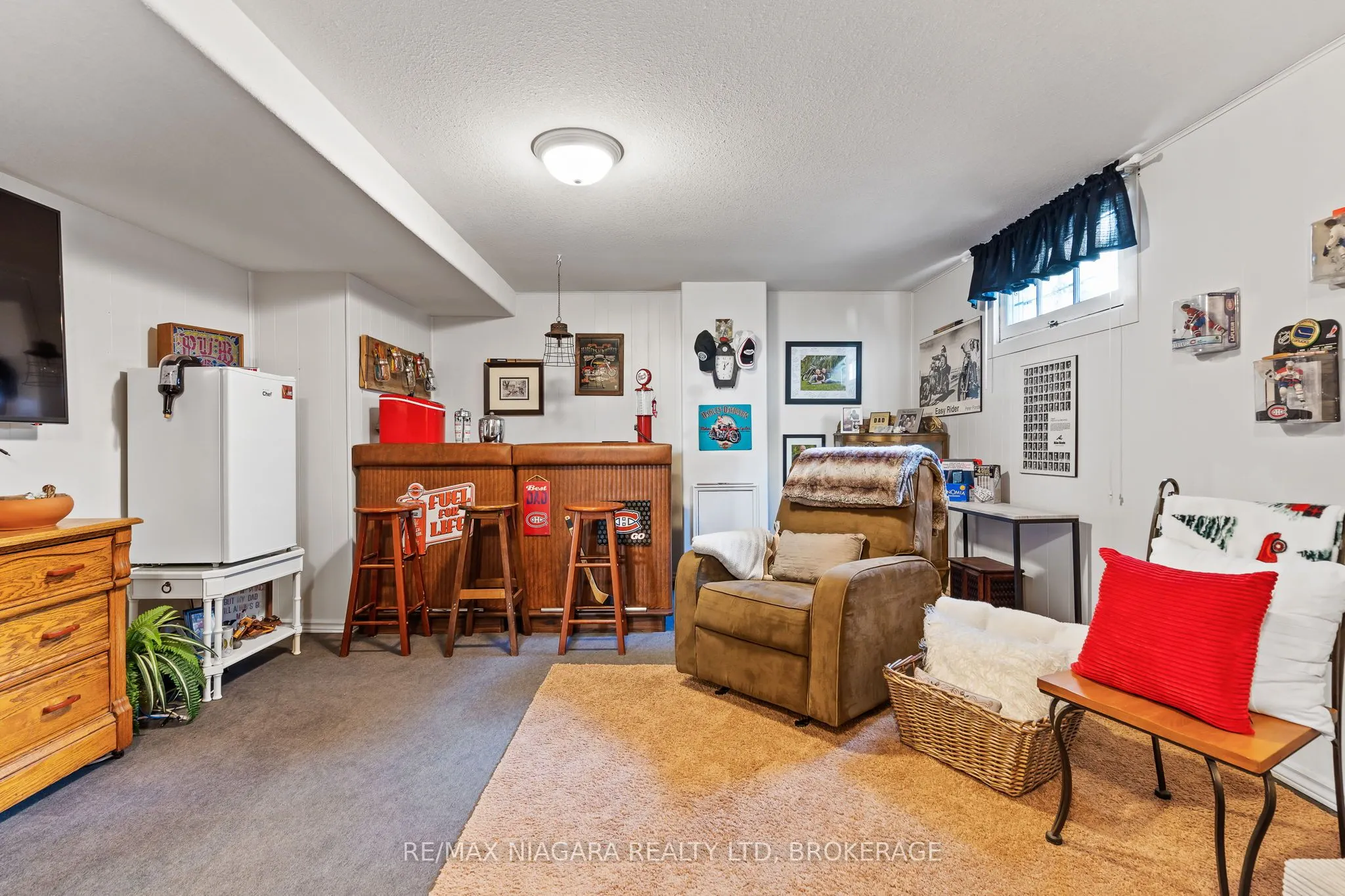 85 Golden Boulevard W