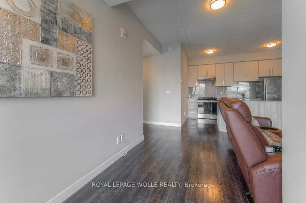 15 Queen Street S, #1207