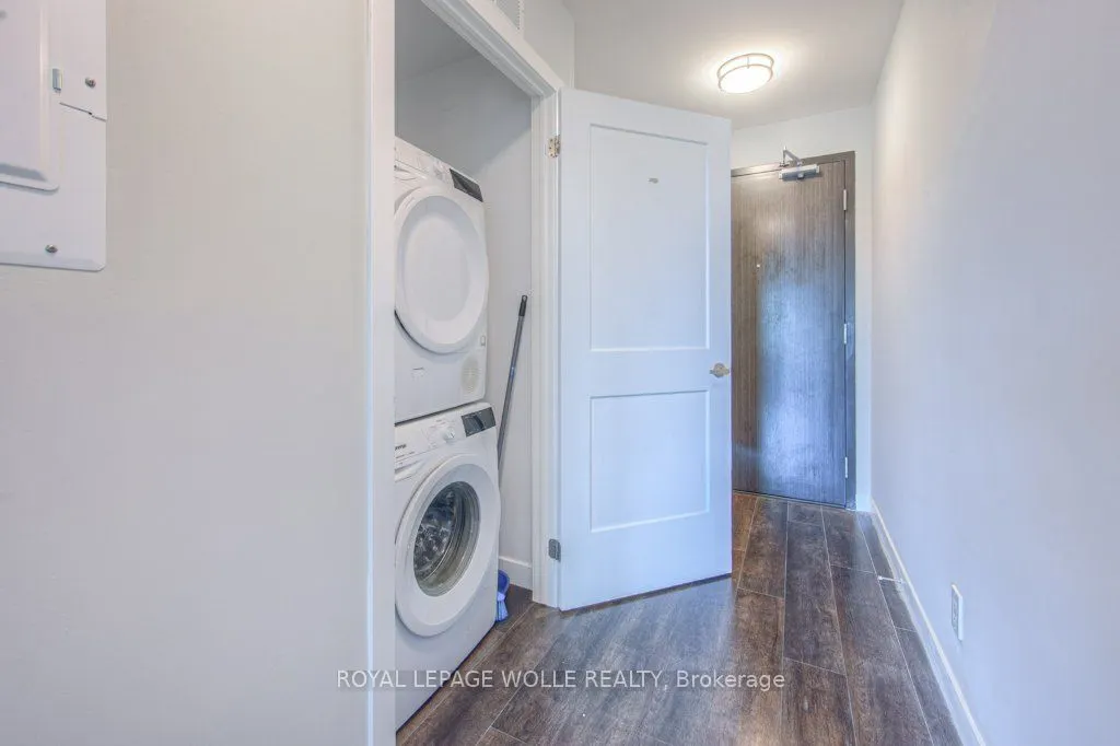 15 Queen Street S, #1207