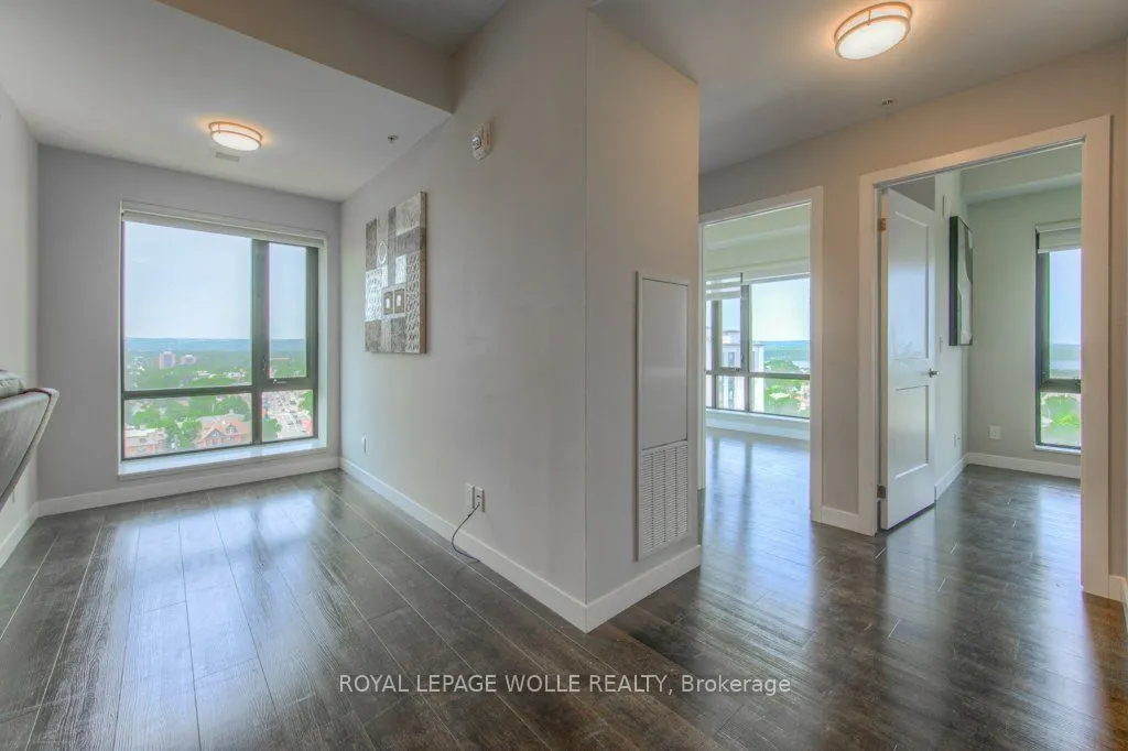 15 Queen Street S, #1207