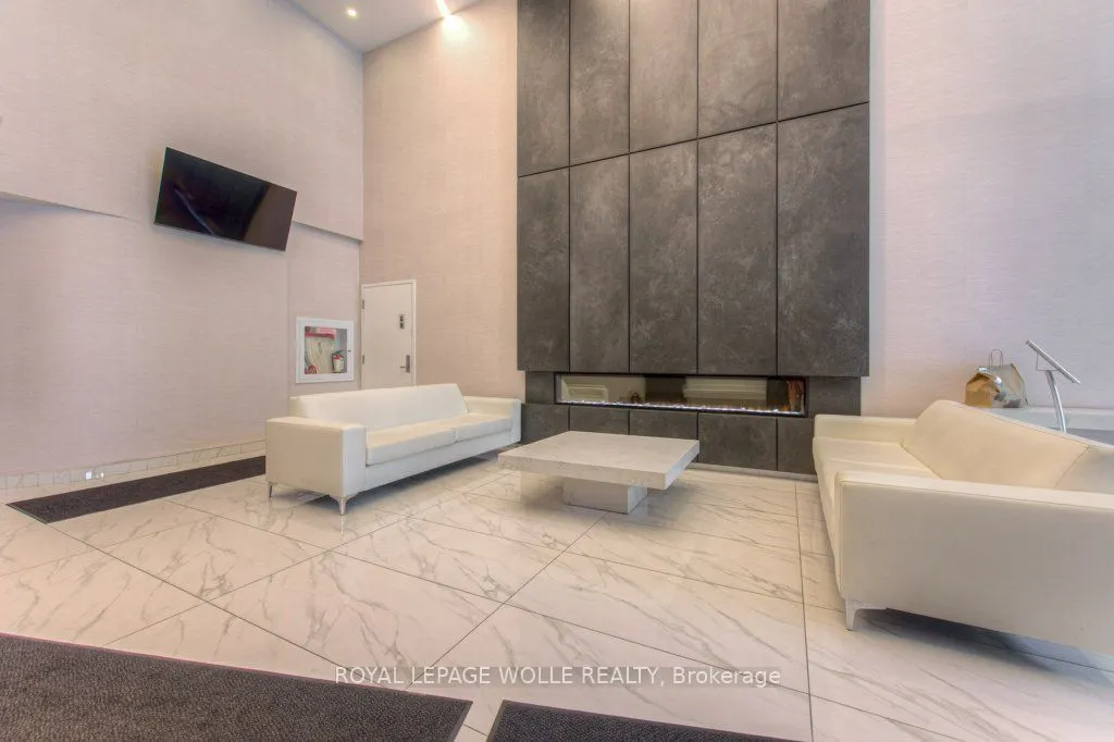 15 Queen Street S, #1207